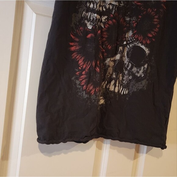 Divided faded black skull long t shirt M - Picture 3 of 4